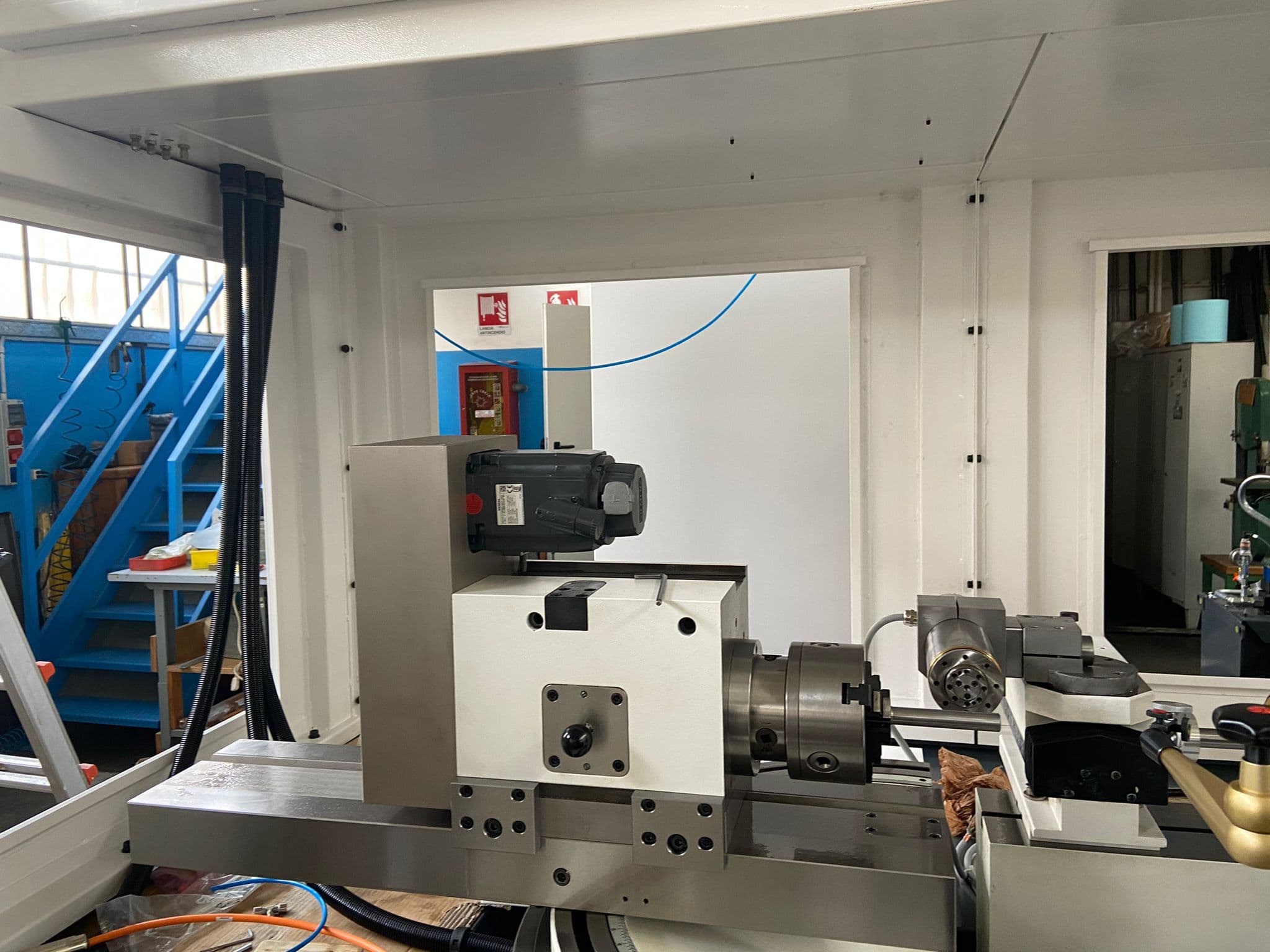 MTH I-2S CNC — dettaglio mandrino porta-pezzo